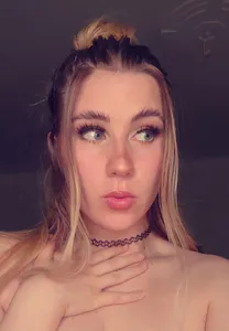 File:Qteefoxx free.png